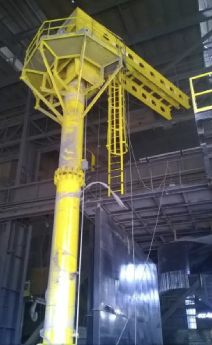 Strong Kranes pillar jib crane installed inside an industrial facility